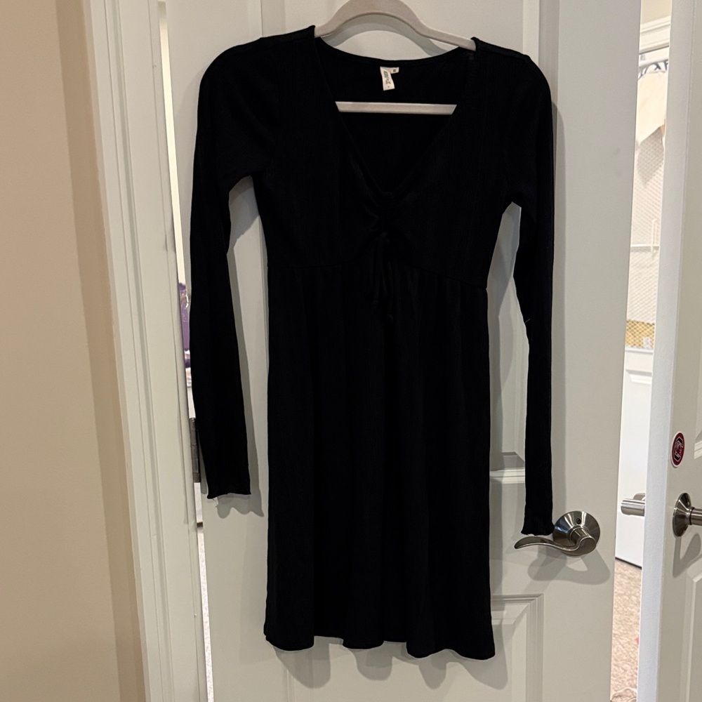 Sky and Sparrow Black Long Sleeve Dress